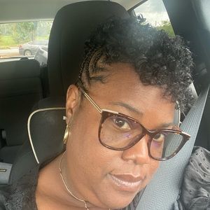 Meet your Posher, Veronica